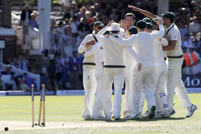 Australian team celebrates after wrapping up the second Test. (AFP Photo: Ian Kington)