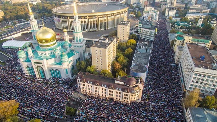 Aerial view of Eil al-Adha prayers at Moscow Cathedral Mosque.